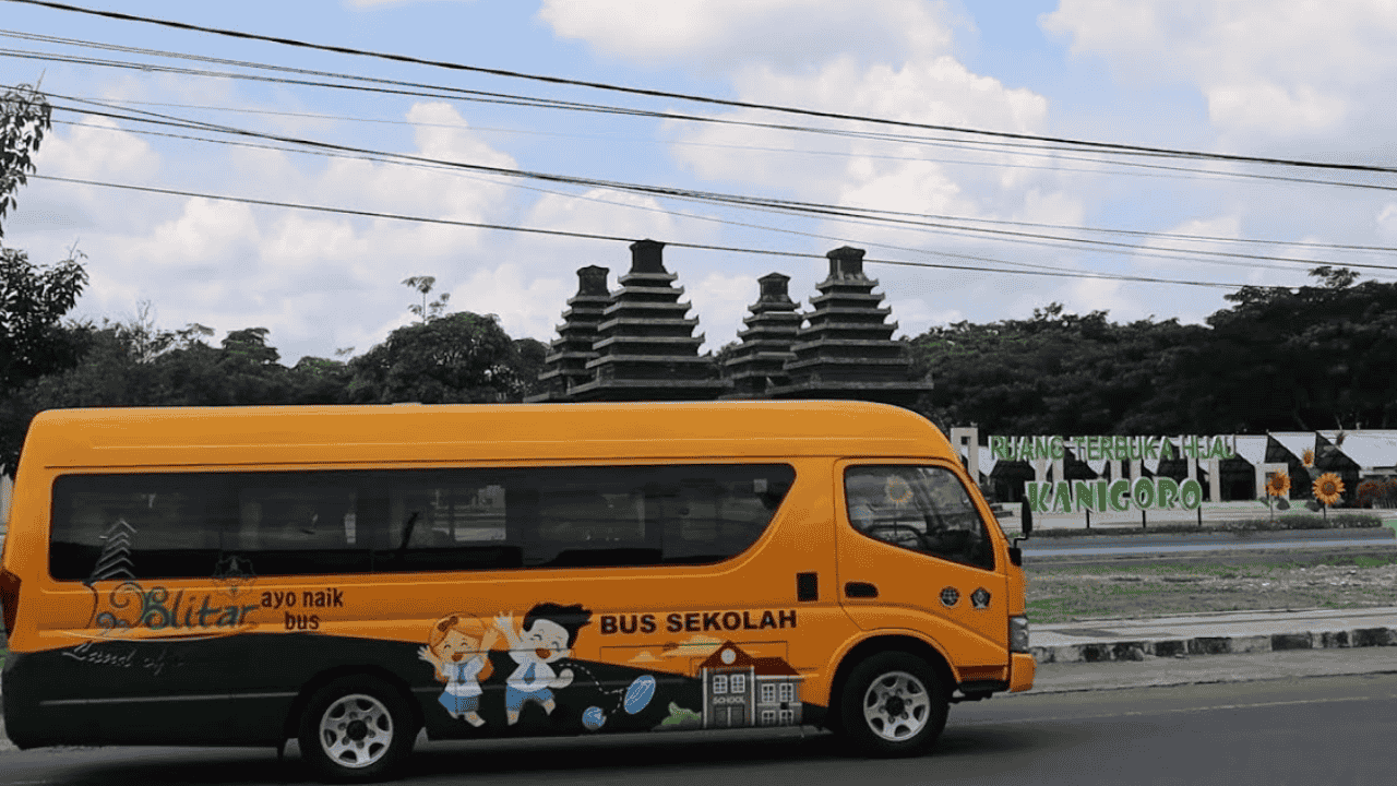 Empat Armada Bus Angkutan Pelajar Kabupaten Blitar Mulai Beroperasi