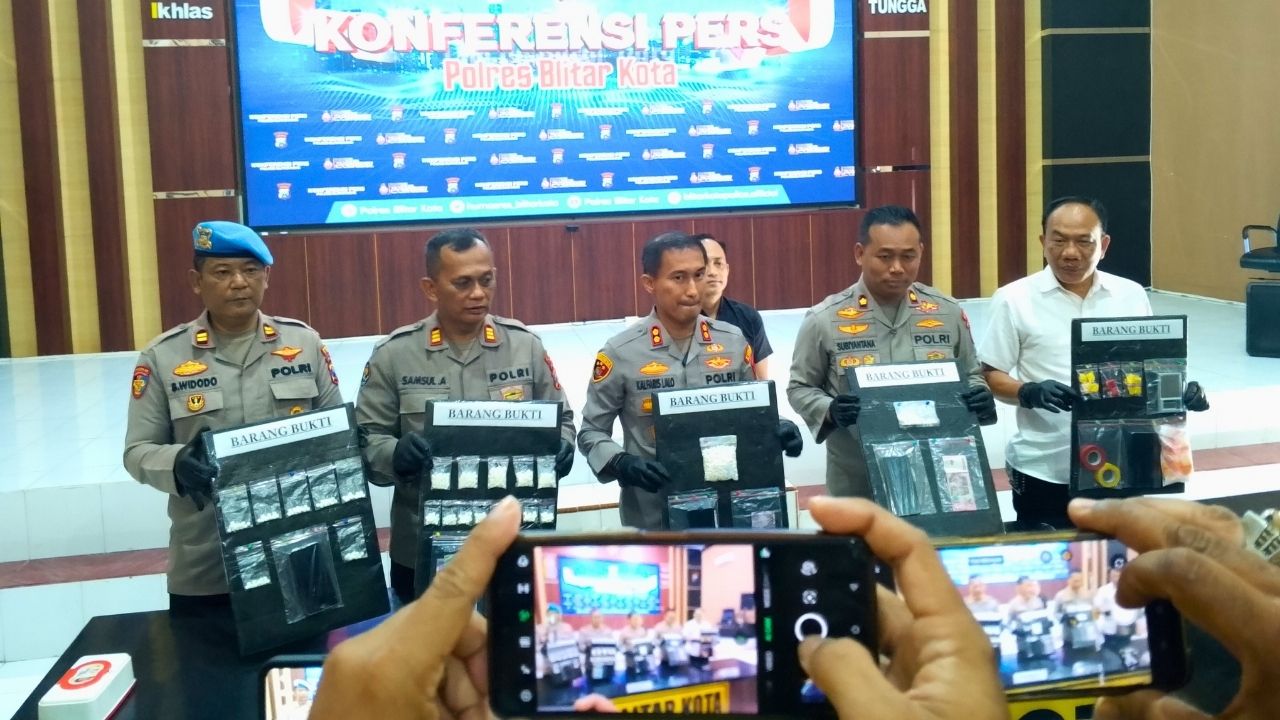 Polres Blitar Kota Ungkap Kasus Narkoba dan Okerbaya