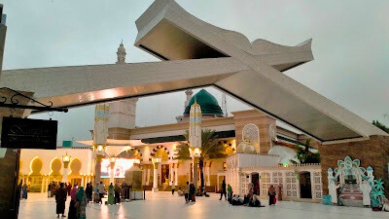 Masjid Ar Rahman Blitar Jadi Wisata Religi Khas Masjid Nabawi