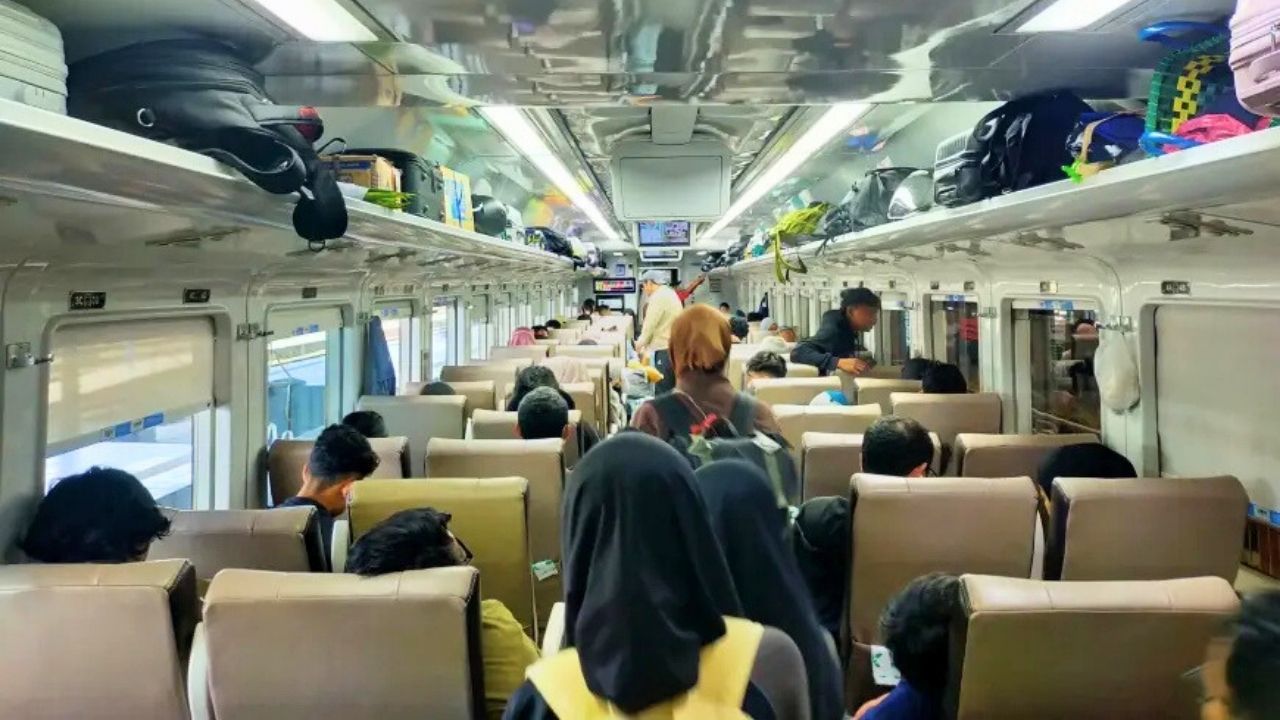 Arus Mudik Membludak, Stasiun Blitar Catat 31 Ribu Penumpang