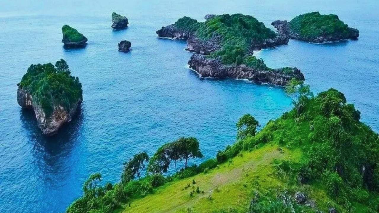 Pesona Tak Terbantahkan Pesisir Selatan Blitar, Ada Pantai Cantik Hingga Panorama Ikonik Bak Raja Ampat