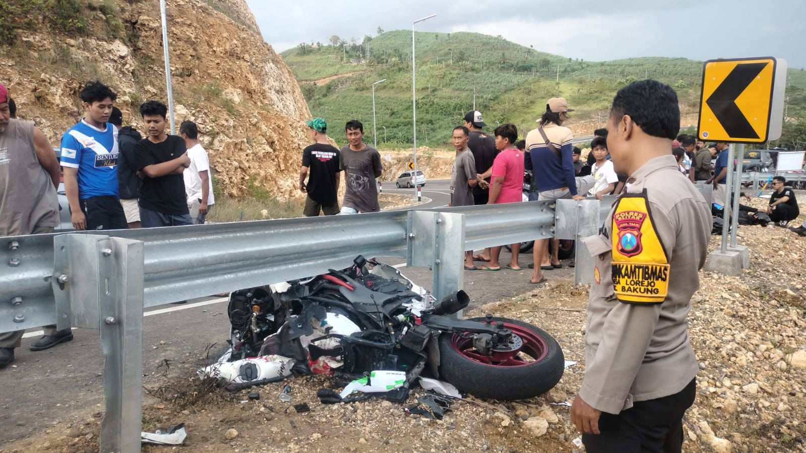 Pengendara Kawasaki Ninja Meninggal Dunia Usai Mengalami Kecelakaan Tunggal di Blitar