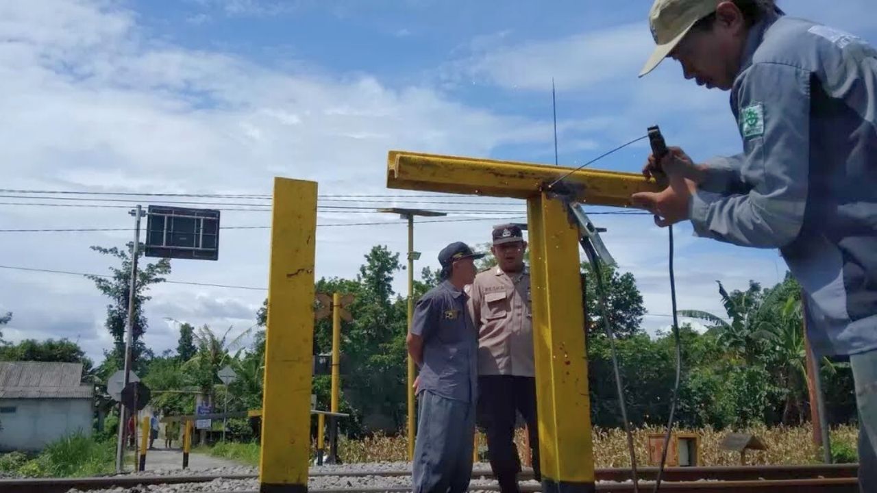 Rawan Kecelakaan, Dishub Blitar Tegas Tutup Perlintasan KA yang Tak Penuhi Standar