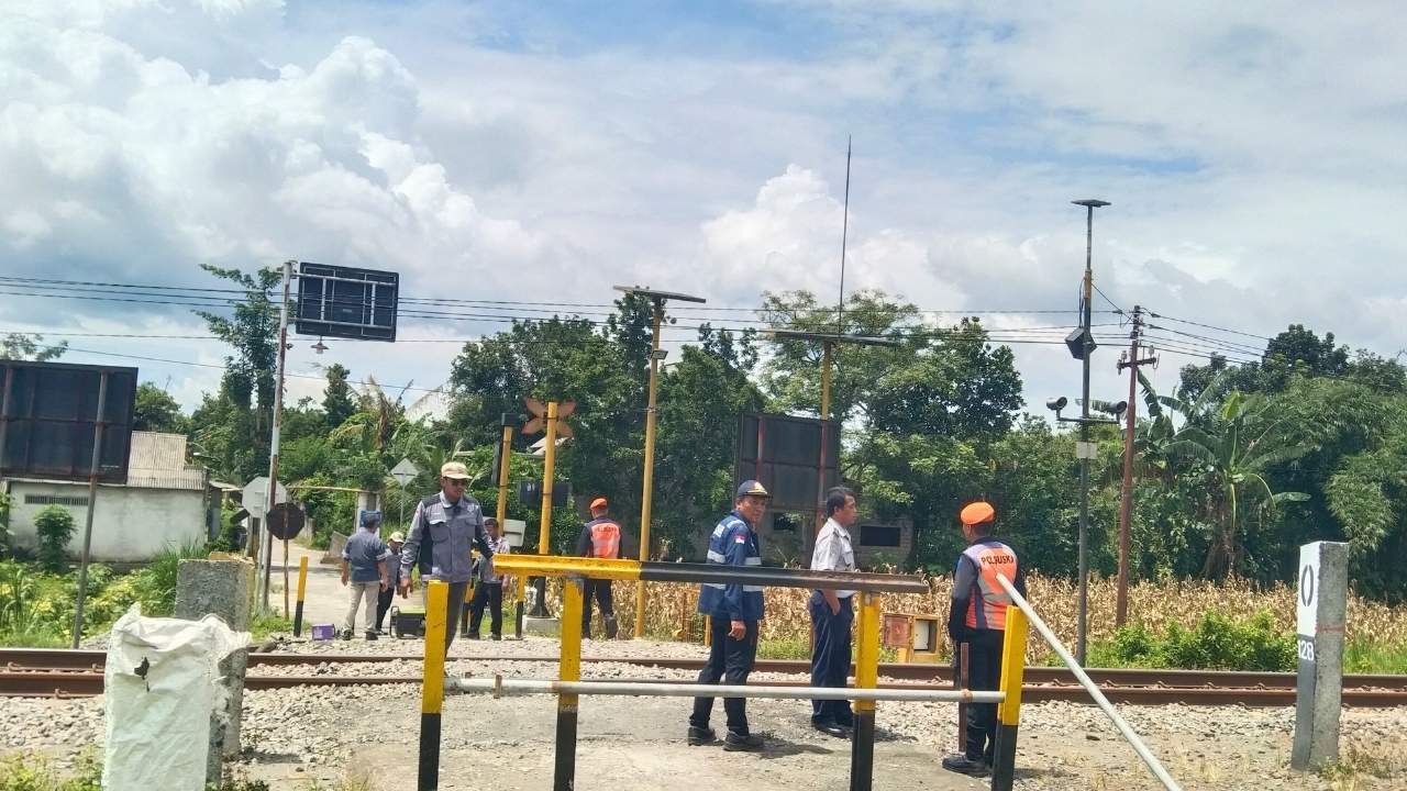Prioritaskan Zero Accident, PT KAI Daop 7 Madiun Tutup Perlintasan Tak Berstandar di Blitar
