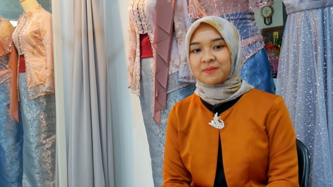 Dari Coretan Masa Kecil ke Panggung Dunia, Renata Dianitasari Rajut Mimpi Lewat Kebaya