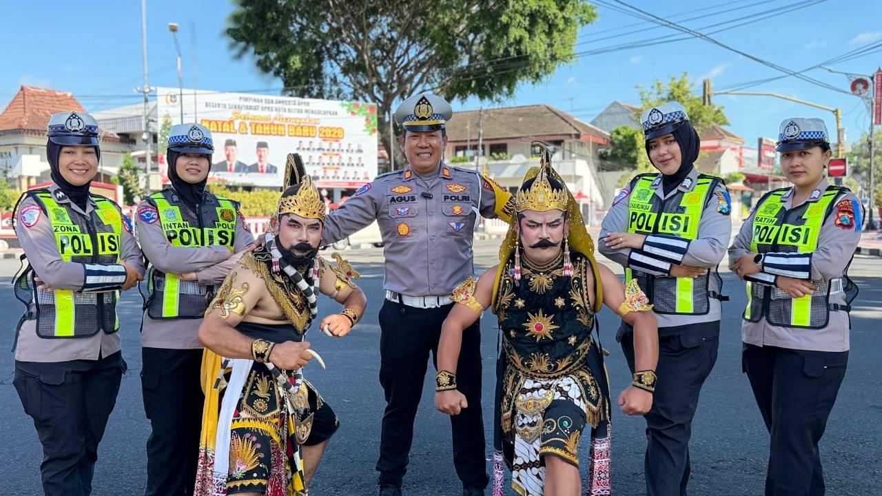 Satlantas Polres Blitar Kota Punya Cara Unik Awali Operasi Keselamatan Semeru 2026