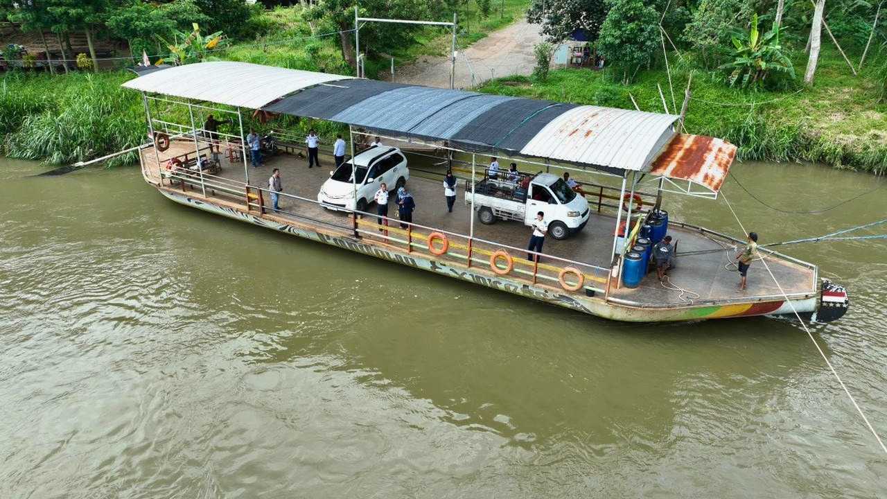 Jangan Nekat Turun Sungai! BPBD Blitar Wanti-Wanti Bahaya Sungai Brantas Saat Flushing