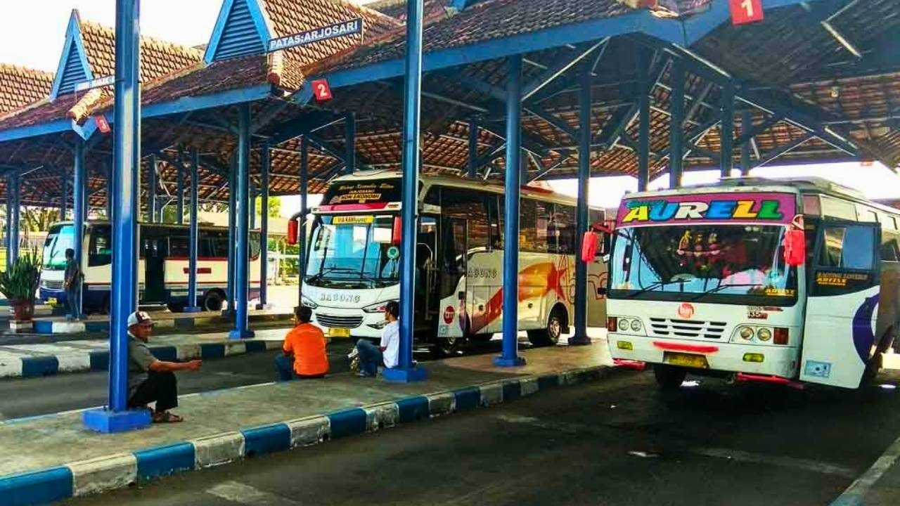 Penumpang Terminal Patria Blitar Melonjak, Tembus 2 Ribu Orang Sehari