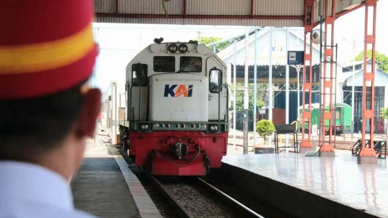 Orang Makin Sering Naik Kereta, Penumpang Stasiun Blitar Naik 13 Persen