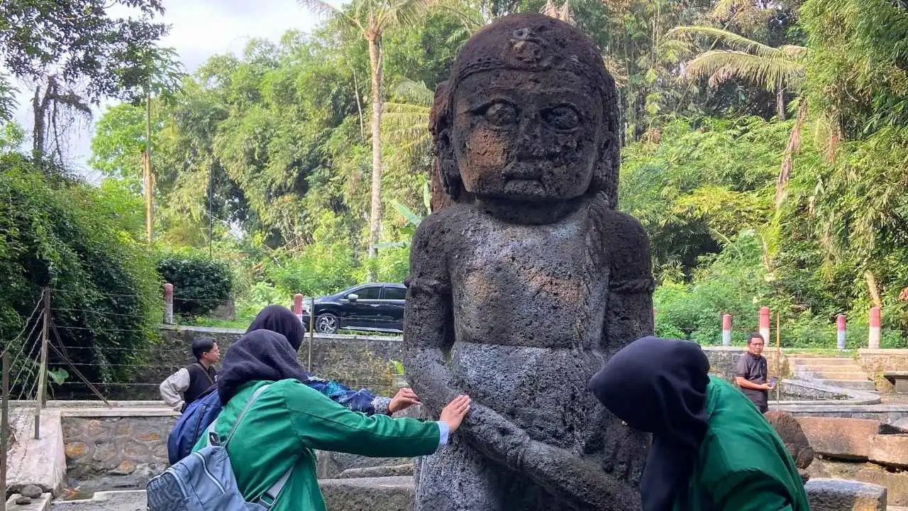 Dekat Candi Penataran, Arca Warak Blitar Jadi Jejak Bengkel Pematung Kuno