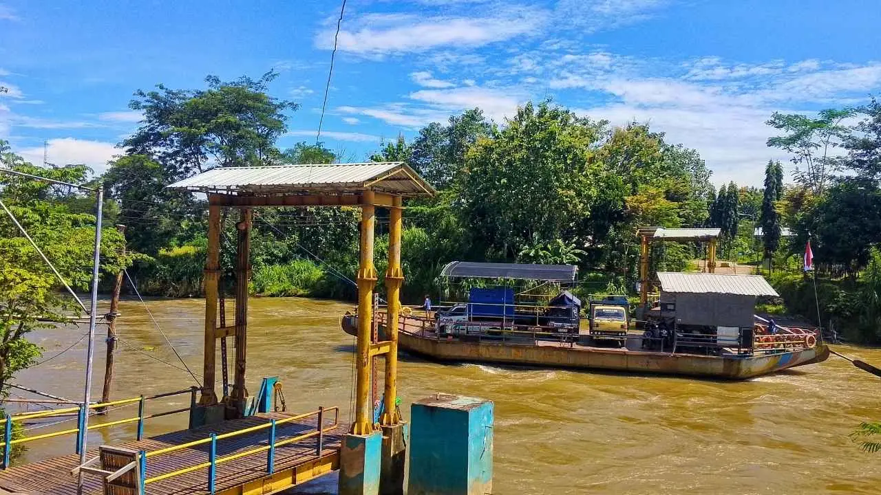 Belum Punya Legalitas, Baru Satu Titik Perahu Penyebrangan Sungai Brantas yang Urus Izin 