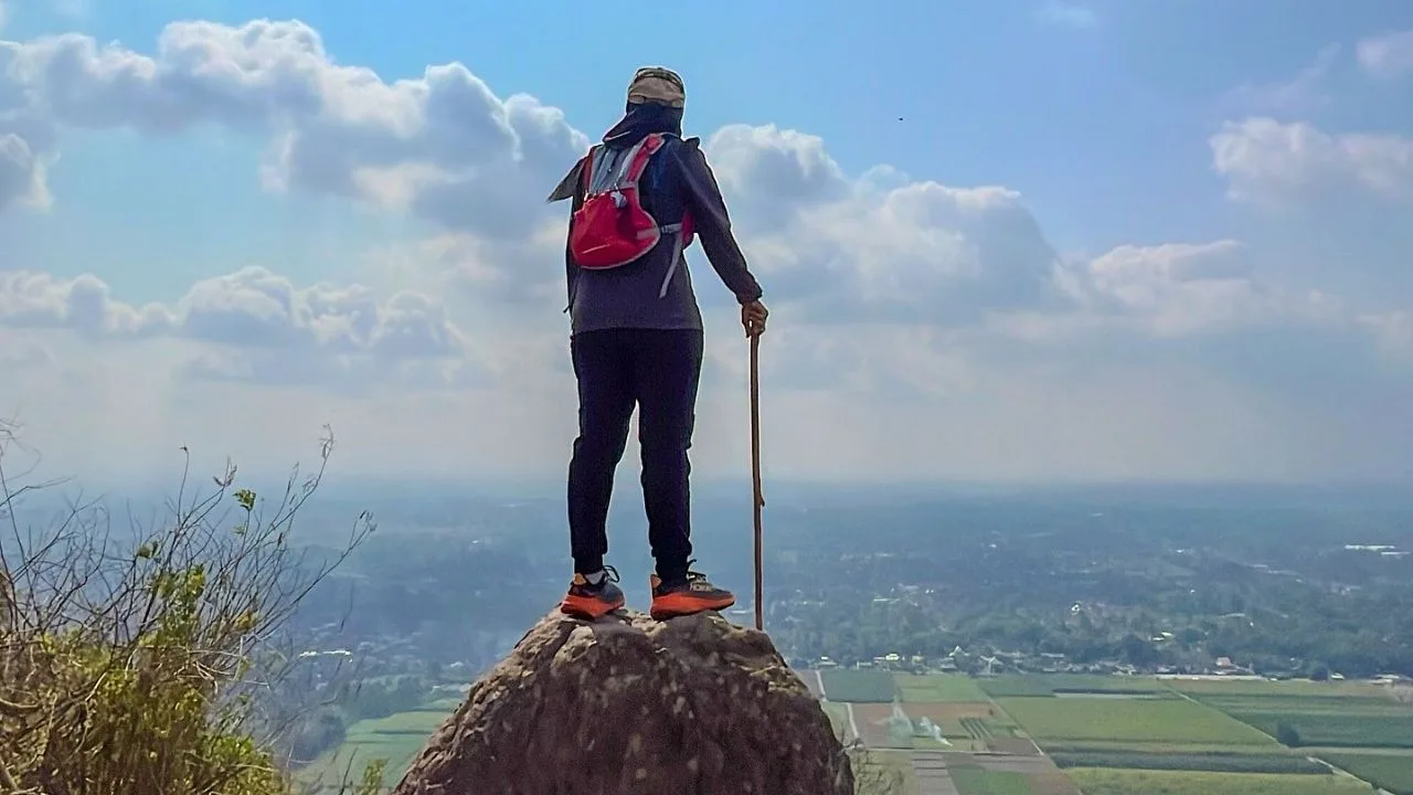 Bosan Lari di Jalan Datar? Gunung Pegat Blitar Punya Tanjakan Cocok Untuk Trail Run