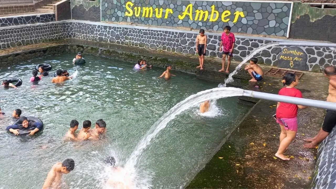 Liburan Anti Gerah di Blitar, Sumur Amber Punya Kolam dari Kesegaran Mata Air Alami