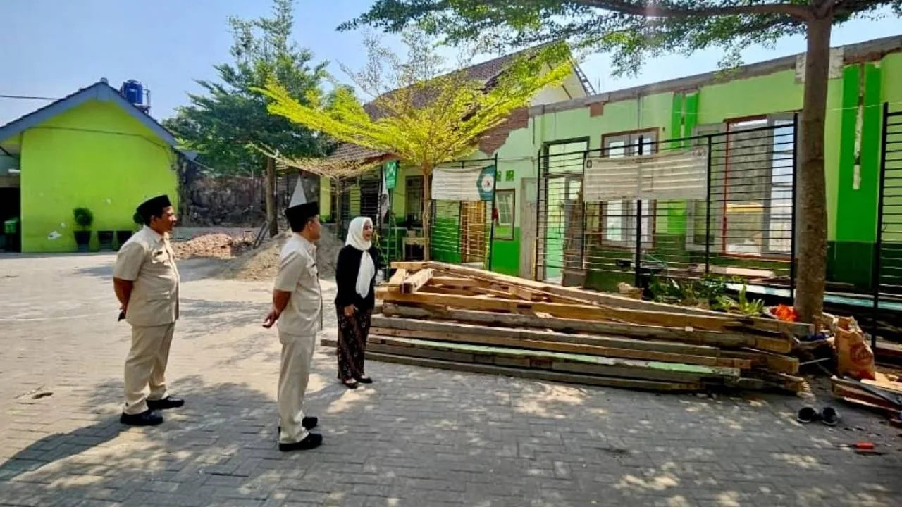 27 Sekolah Kota Blitar Kebagian Revitalisasi, Bantuan Meja dan Kursi Belum Ikut Dibagikan