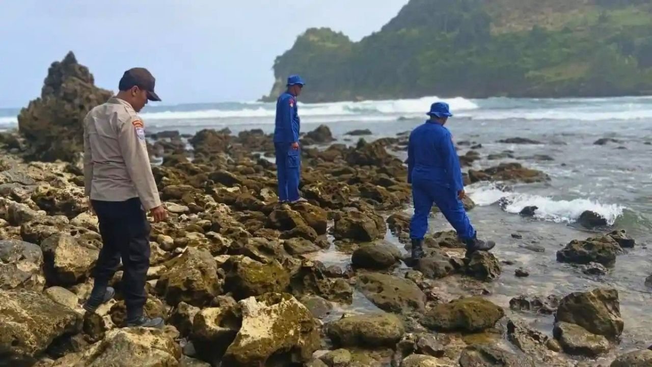 35 Personel Tim Gabungan Sisir Laut dan Darat, Hari Kedua Pencarian Santriwati Terseret Ombak di Pantai Pangi Nihil