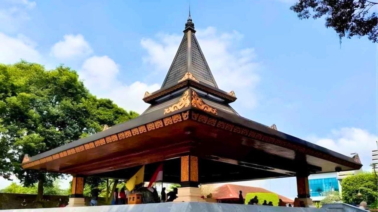 Belum Diatur Regulasi, Makam Bung Karno Blitar Masih Uji Coba Jam Operasional dan Adaptasi Pedagang