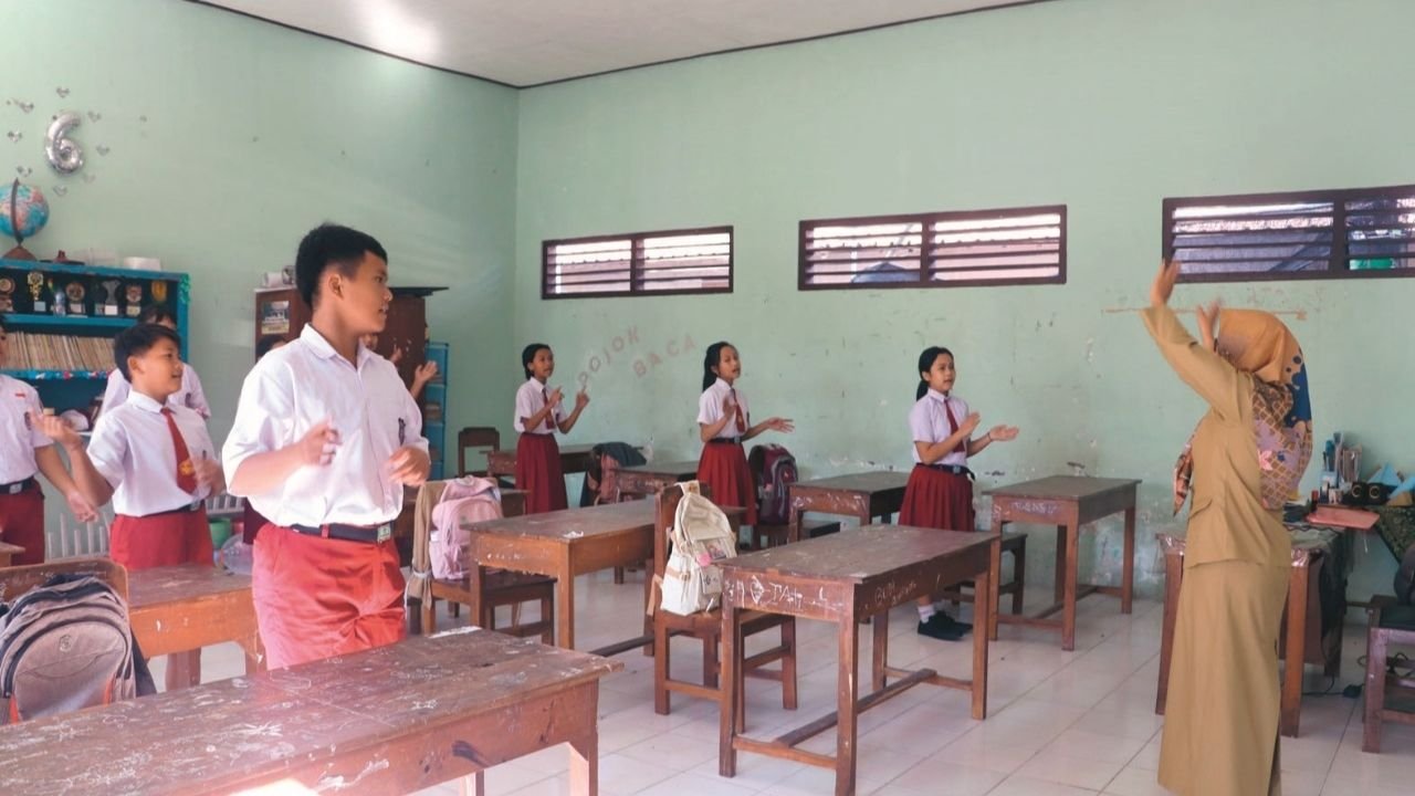 Siapkan Seragam Sekolah Gratis untuk 20 Ribu Siswa, Pemkab Blitar Rogoh Kocek Rp6 Miliar