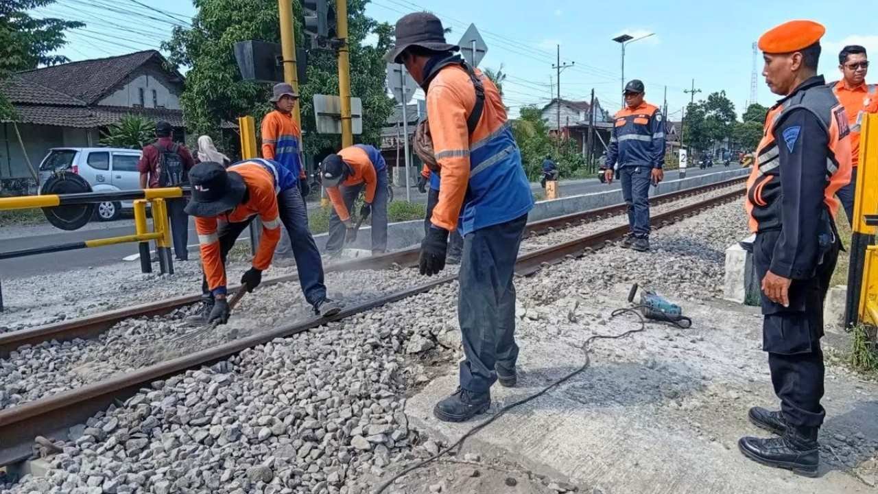 Perlintasan Liar di Talun Blitar Ditutup, KAI Daop 7 Madiun Sudah Tutup 12 Titik pada 2026