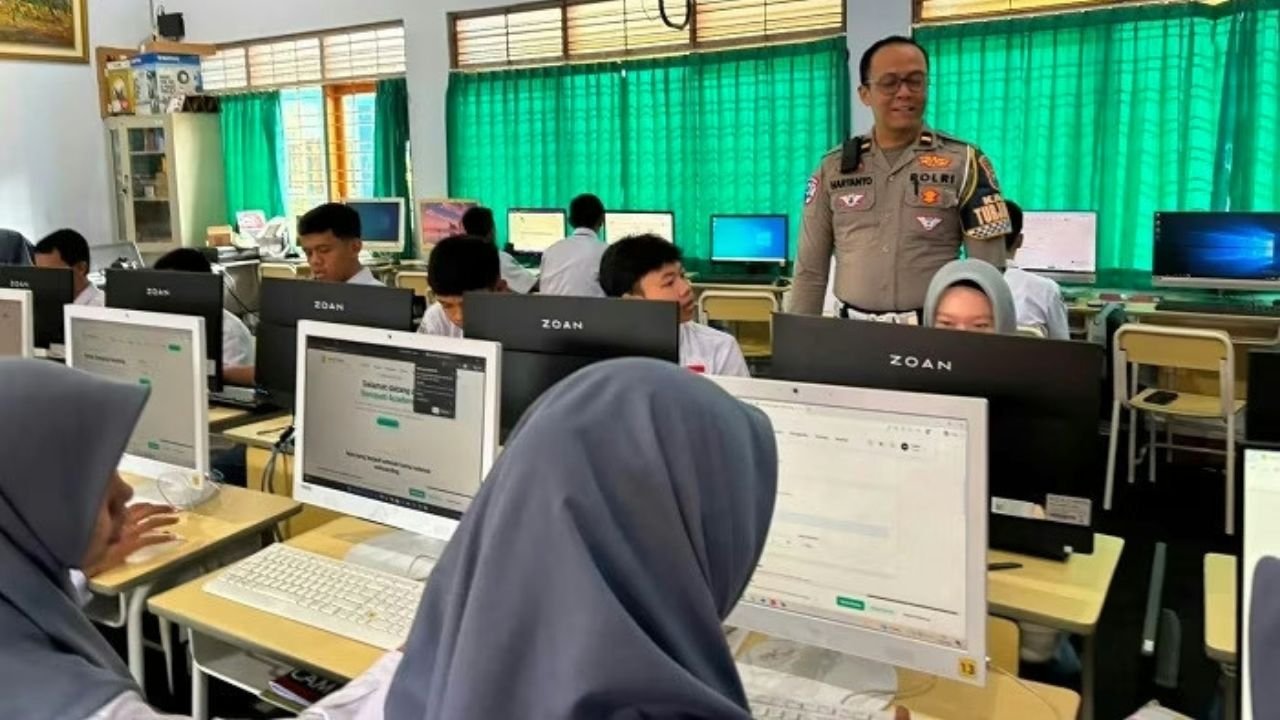 Tak Boleh Sembrono, Pelajar Blitar Kudu Bijak Pakai AI
