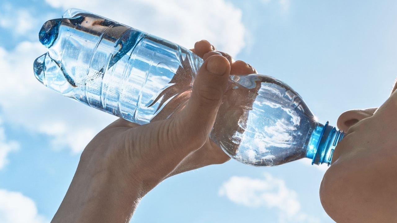 Heatstroke Ancam Saat Cuaca Panas, Dinkes Blitar Sarankan Perbanyak Minum Air Putih