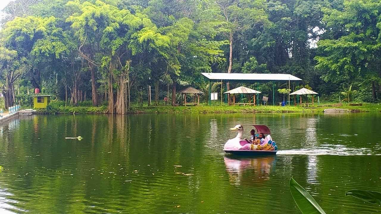 Tiket Masuk Cuma Rp5 Ribu, Telaga Pacuh Blitar Bisa Jadi Wisata Keluarga Favorit