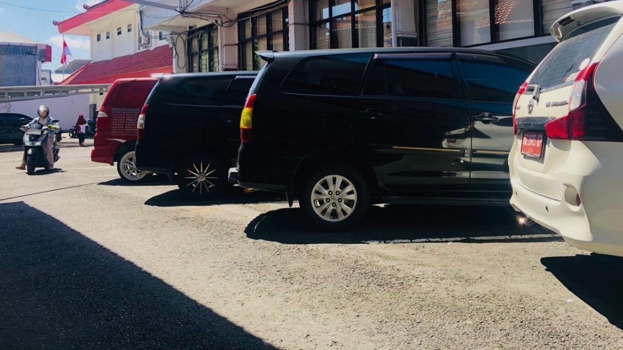 Tak Kunjung Laku, Tiga Mobil Pemkot Blitar Kembali Dilelang