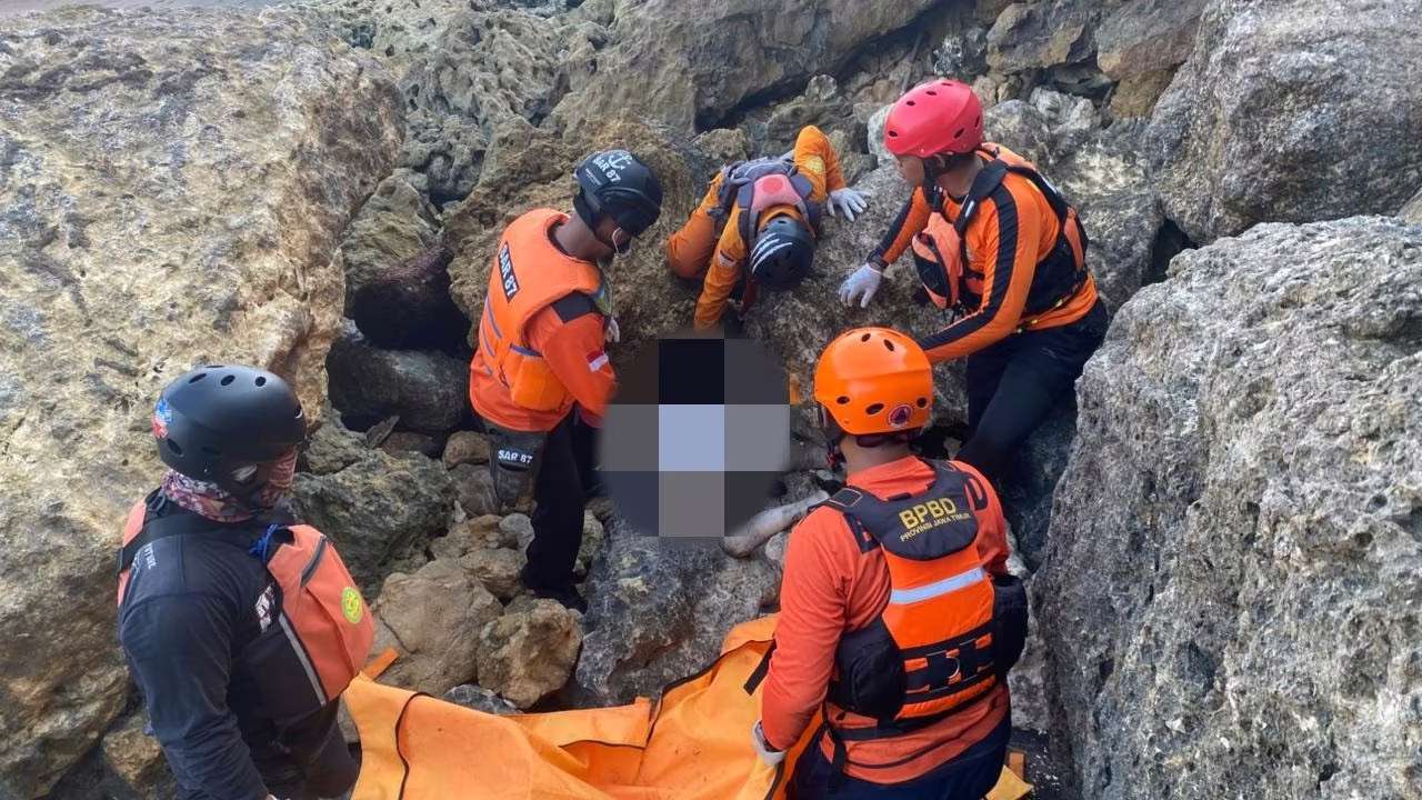 Akhir Pencarian Santriwati Hilang di Pantai Pangi, Jenazah Ditemukan 4 Kilometer dari Lokasi Kejadian