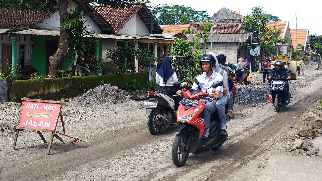 Anggaran Perbaikan Jalan Kabupaten Blitar Terpangkas