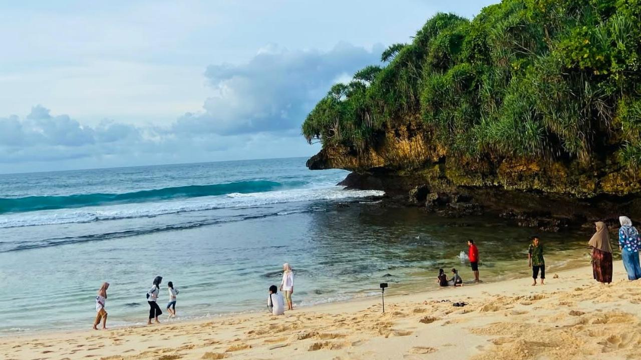 Wisata Blitar Membludak! Pantai Jadi Magnet Utama Saat Libur Lebaran